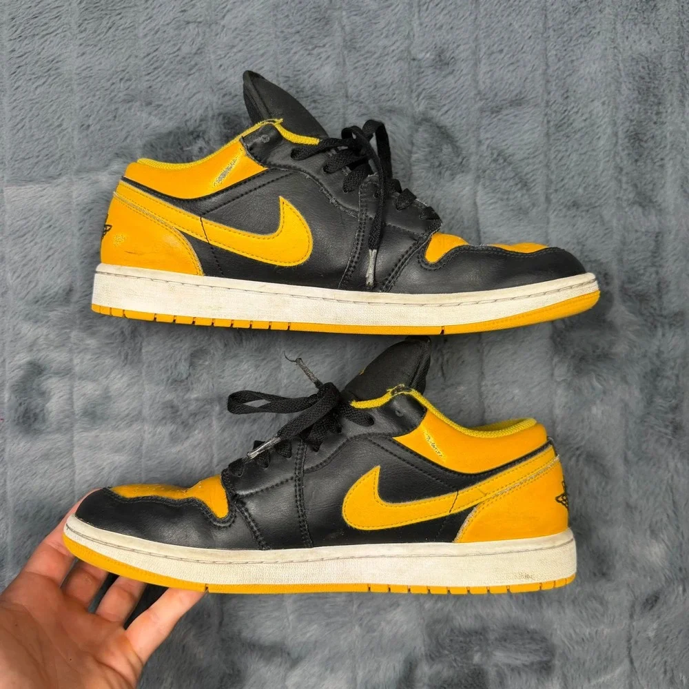 Nike Air Jordan 1 Low Yellow Ochre Black White 553558-072 Mens 10 Sneaker